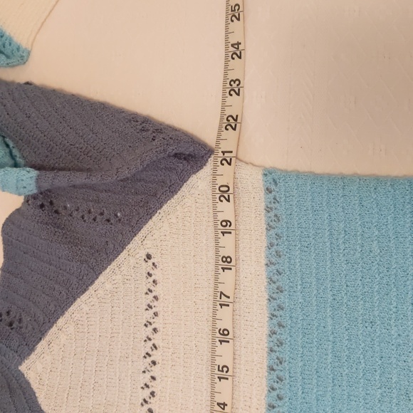 Colorblock Sweater - Picture 7 of 8